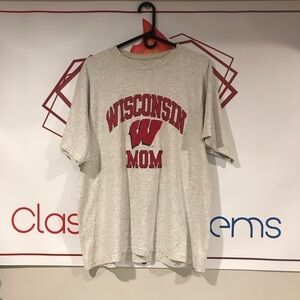 Vintage 90s Adult ALSTYLE Brand Wisconsin Badger "MOM" Graphic Tee Size XL